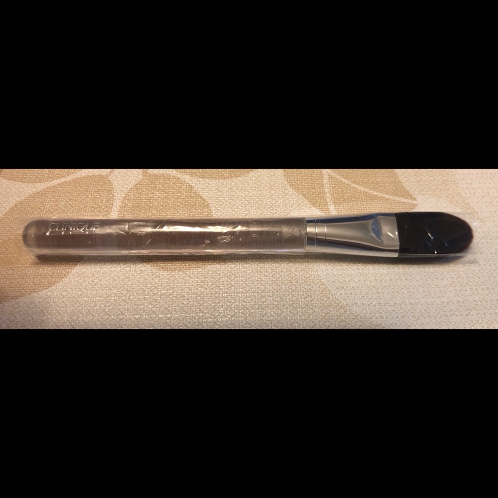Foundation brush